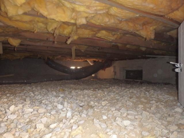 Crawl Space Before Air Sealing