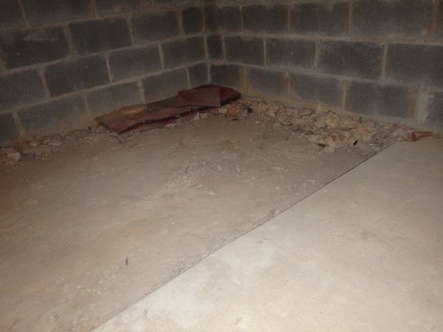Crawl Space Before Sealing